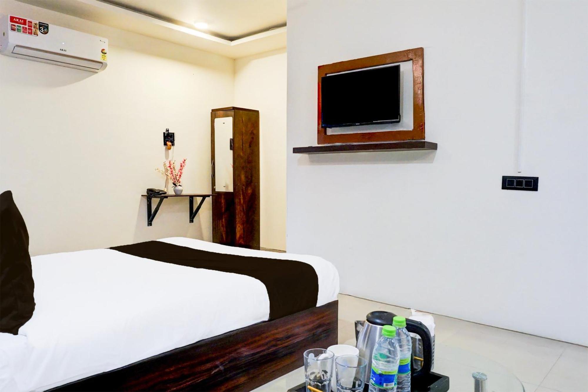 פונה Hotel O The Highstreet Hometel מראה חיצוני תמונה