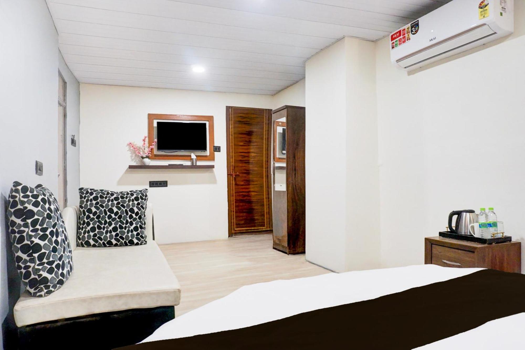 פונה Hotel O The Highstreet Hometel מראה חיצוני תמונה