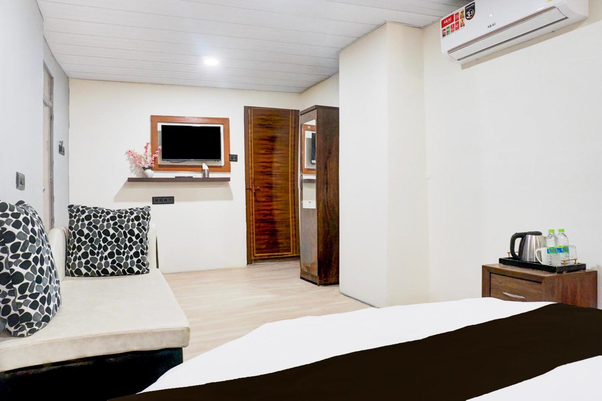 פונה Hotel O The Highstreet Hometel מראה חיצוני תמונה